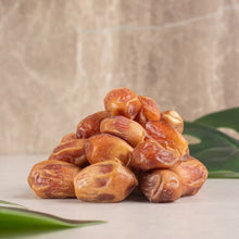 Load image into Gallery viewer, Premium Sukkari Rotab Fresh Soft and Juicy Dates 800g from Saudi Arabia
