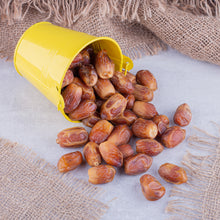 Load image into Gallery viewer, Premium Sukkari Rotab Fresh Soft and Juicy Dates 800g from Saudi Arabia
